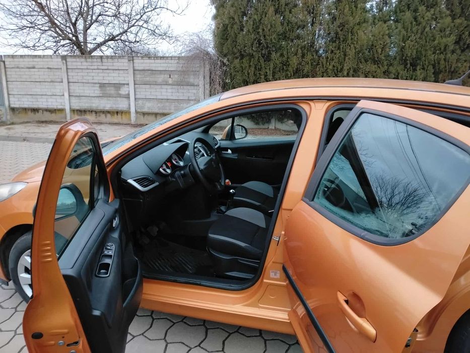 Peugeot 207 motor 1.4 benzina an 2008 acte la zii