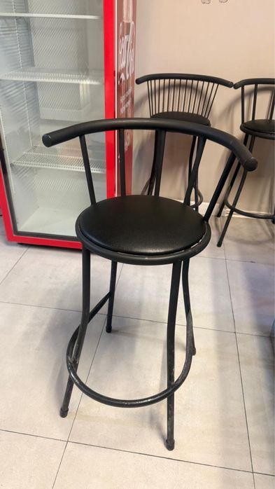 Стол и стулья б/у