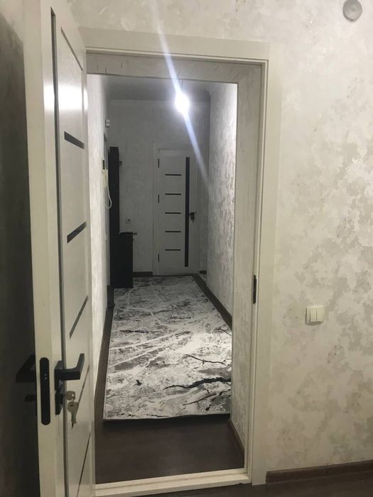 Kvartira sotiladi 2/2/7 sergeli 2 bekat