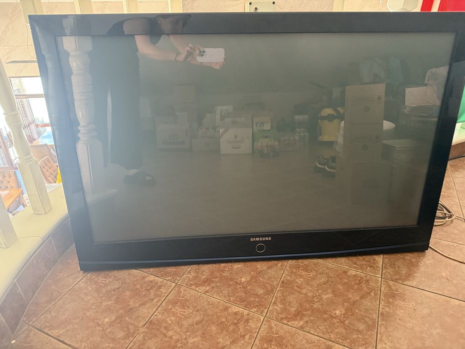 Продавам пазмен телевизор samsung 50 инча !!!