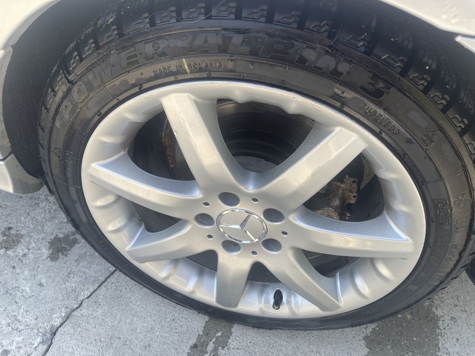 Jante originale Mercedes R17 + anvelope iarnă – stare foarte bună