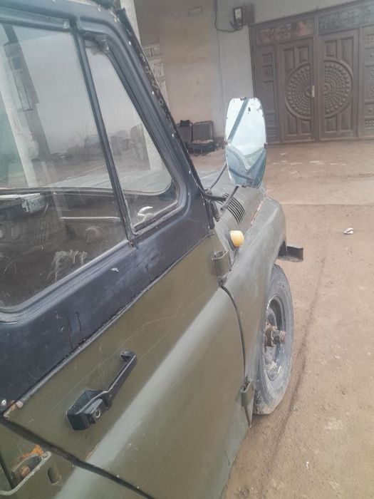 UAZ sotiladi kelishilgan narxda