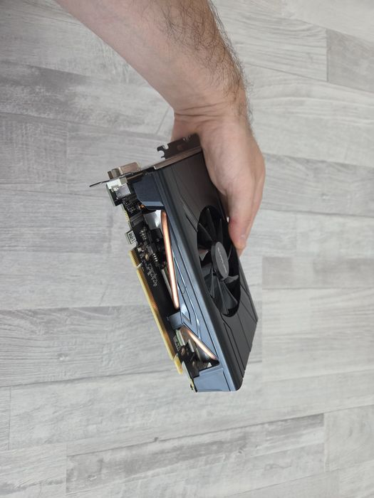 Placă Video Sapphire Pulse Radeon RX 570 ITX 4GB GDDR5 - Stare IMPECAB ...
