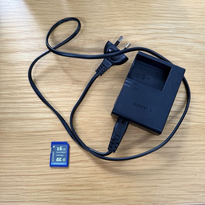 Canon EOS 200D + Canon EF 50mm f/1.8 II