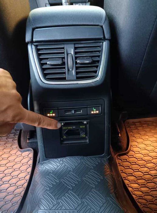 Vând mașină de familie.