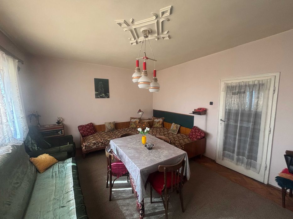 Продава се Четиристаен апартамент в Карлово - 85 кв.м за 1412 €/кв.м - Снимка #1