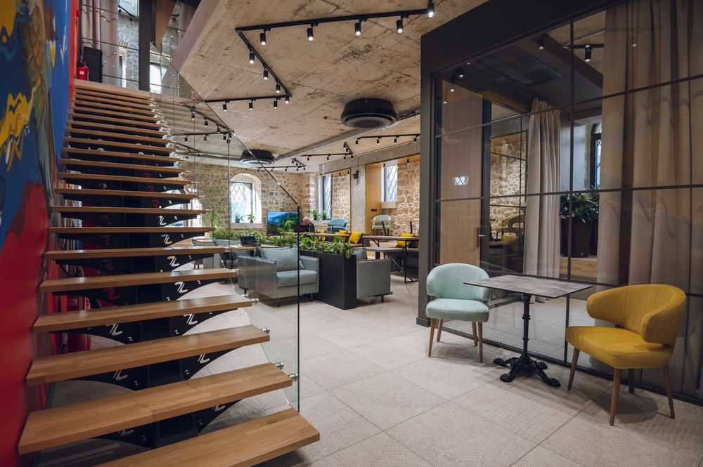 Дава се под наем Офис в Варна, Гръцка махала - 37 кв.м за 1110 € - Снимка #1