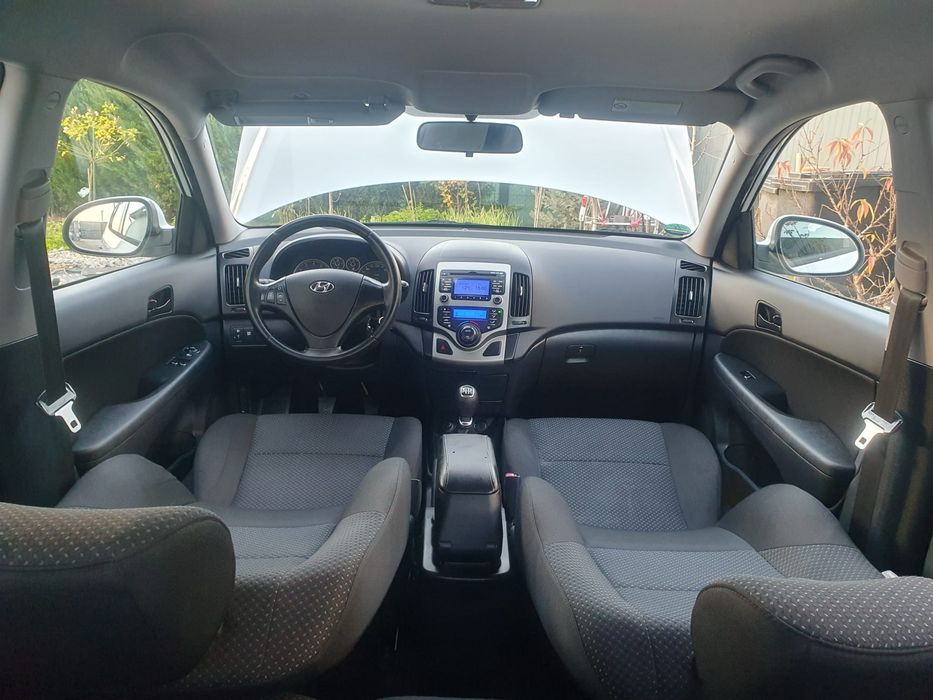 -Hyundai i30 facelift-klimatronik-2011-1.4benzina-105cai-euro5-adusa din germania-