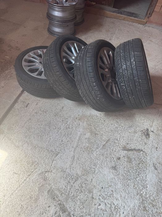 Roți Volvo în stare bună