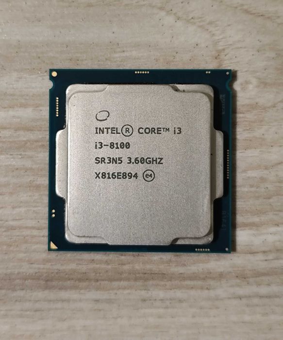 Vand procesor Intel i3 8100 +  cooler și pasta termica