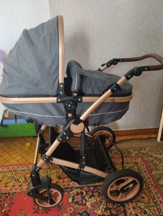 Продам коляску Teknum