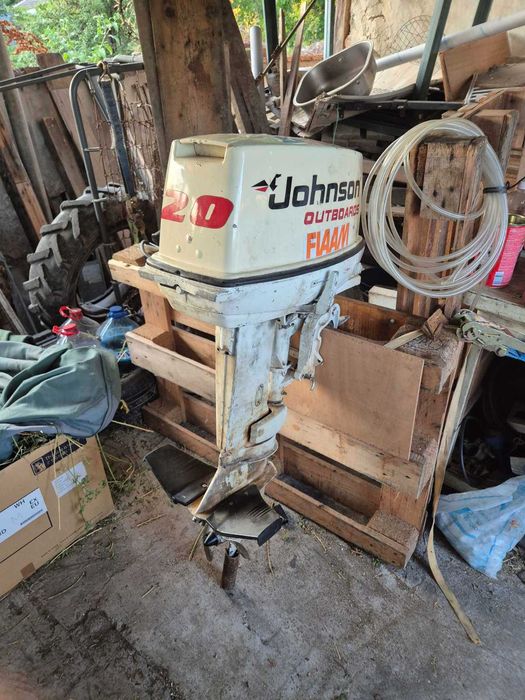 двигател за лодка