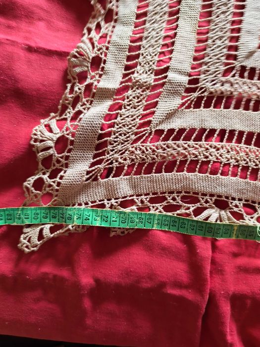 Продавам плетени на една кука покривки