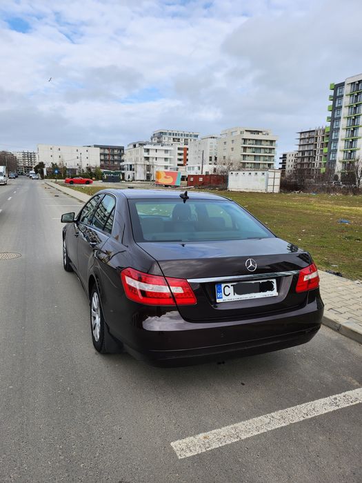 Vand Mercedes E class îngrijit exemplar
