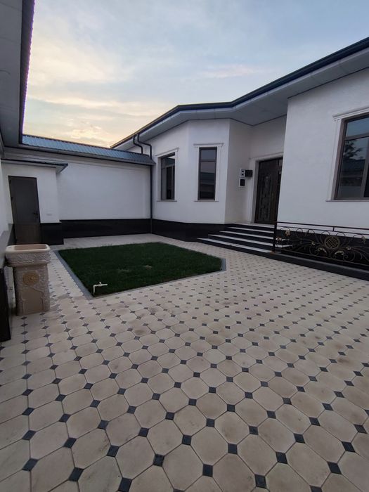 Mehnat postidan 4 yarim km kirganda uy sotiladi.