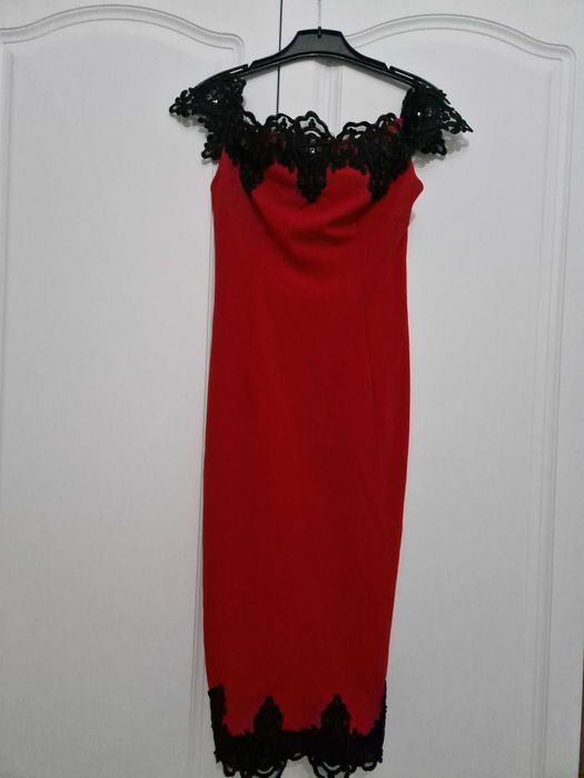 Rochie rosie de seara