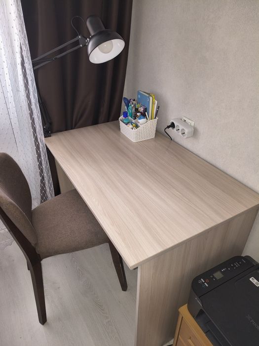 Продам стол письменный