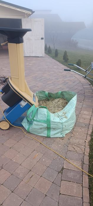 Tocătoare crengi electrică