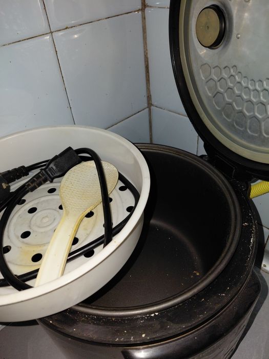 Мультиварка б/у продам