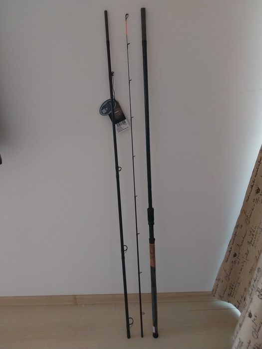 Lanseta feeder Preston Monster Xtreme Distance Feeder 4m/180g