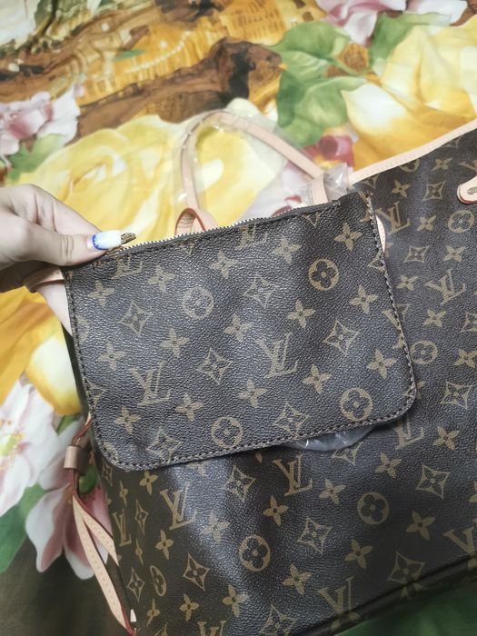 Geantă Louis Vuitton