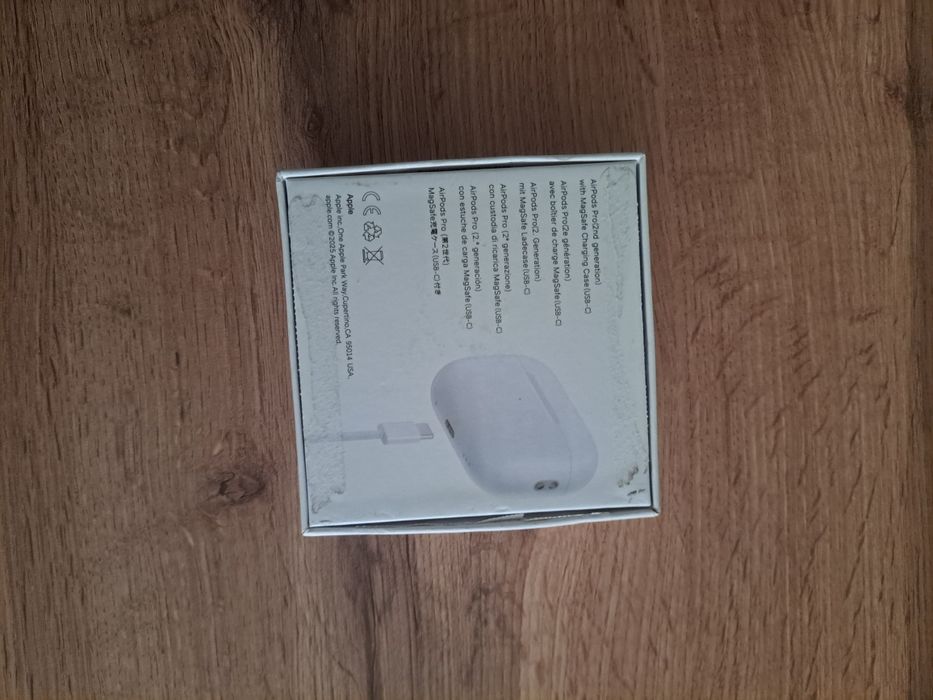 AirPods Pro (2nd generation) — оригинал, отличное состояние