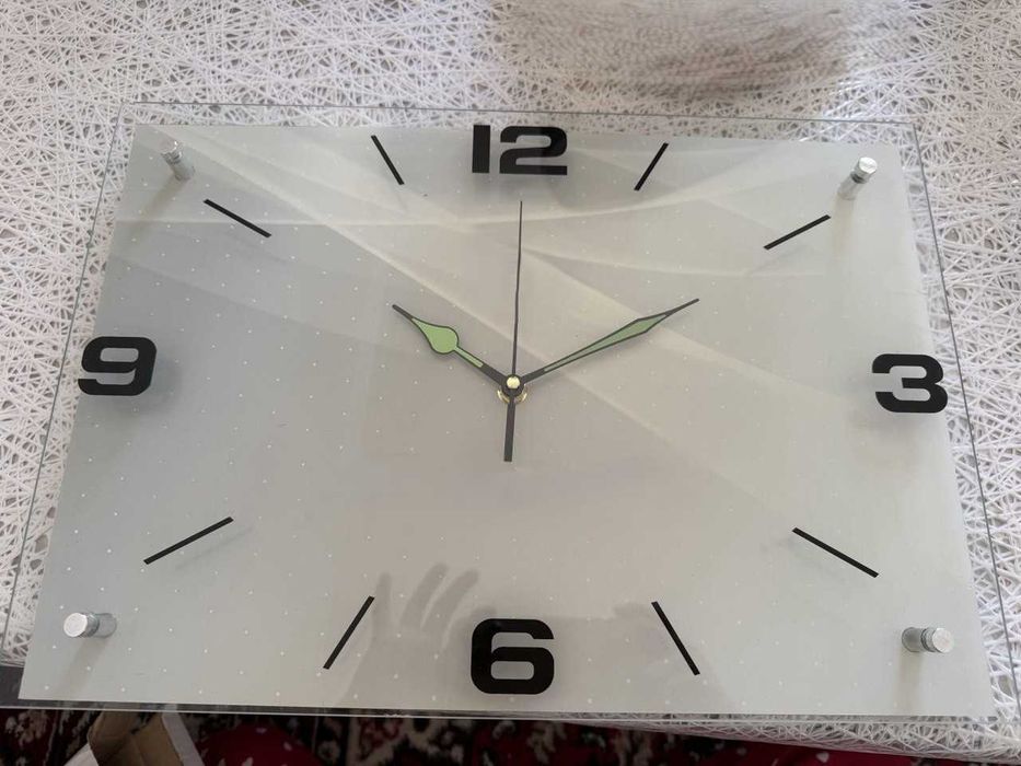 Соат, деворга илинадиган