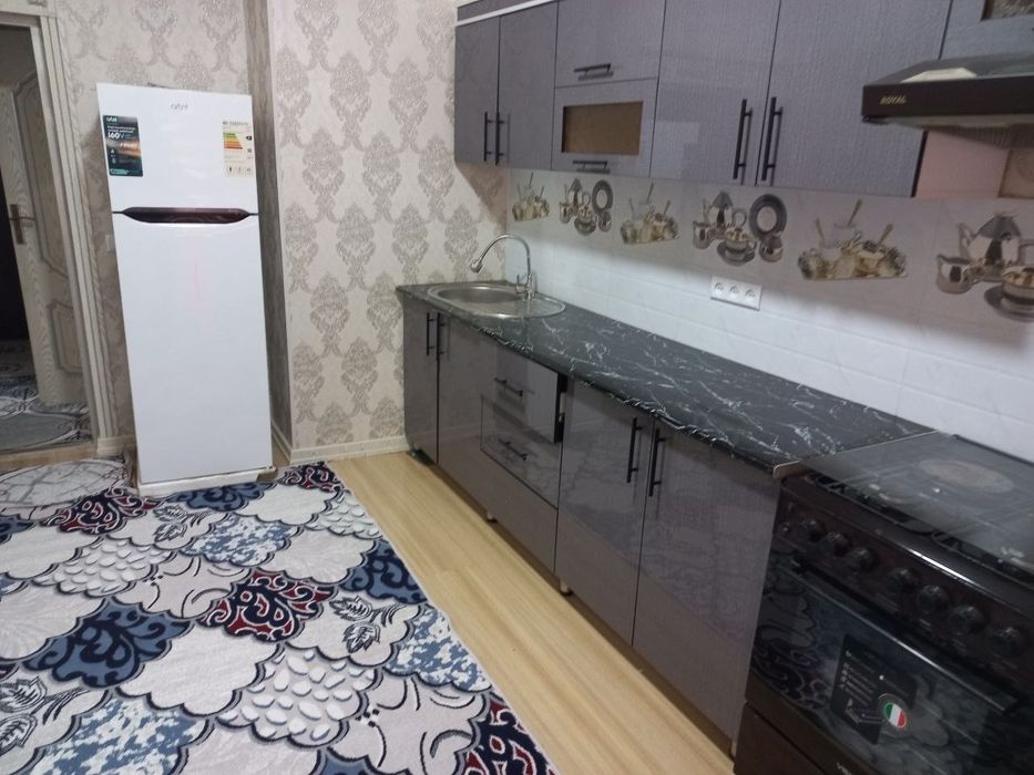 Soat oldida nasimiy tepasi