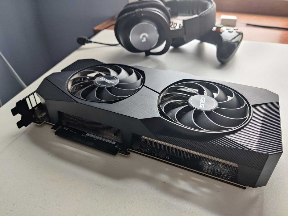 Видеокарта Asus Radeon RX 5600 XT DUAL EVO