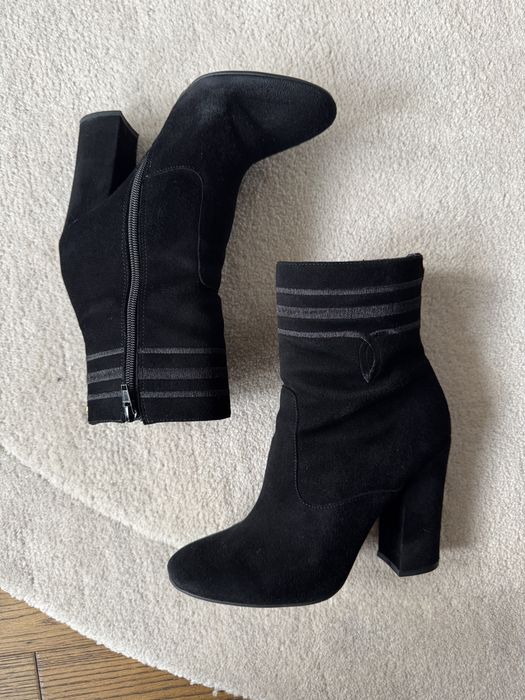 Велурени Боти GUESS