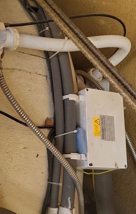 Cada cu hidromasaj, jacuzzi