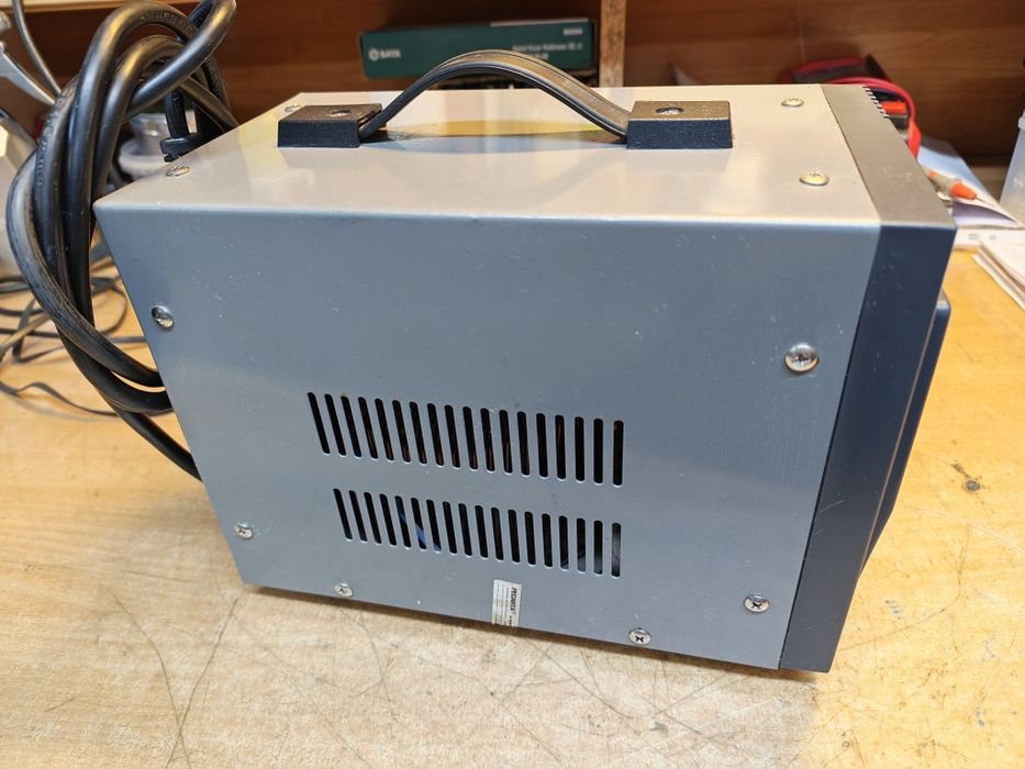 Стабилизатор напряжения