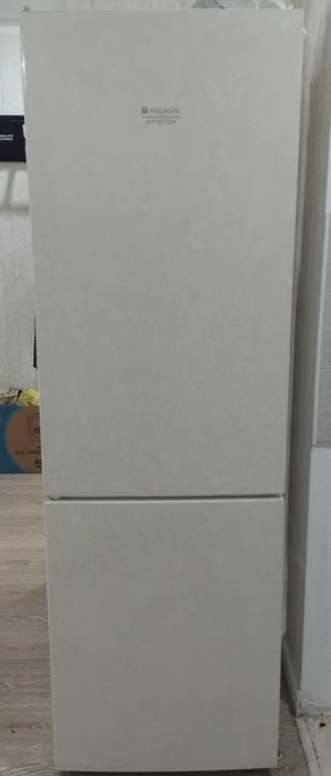 Холодильник Жақсы істеп тұр