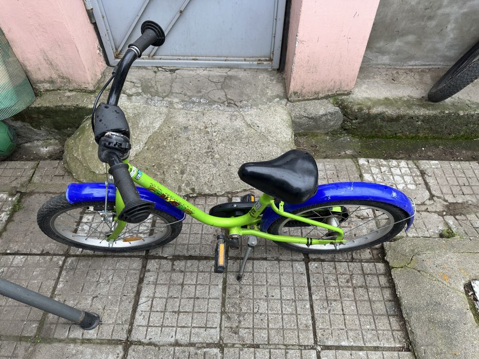 Детско колело с помощни колела