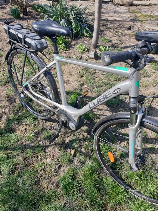 Bicicleta electrica hybrid Cube