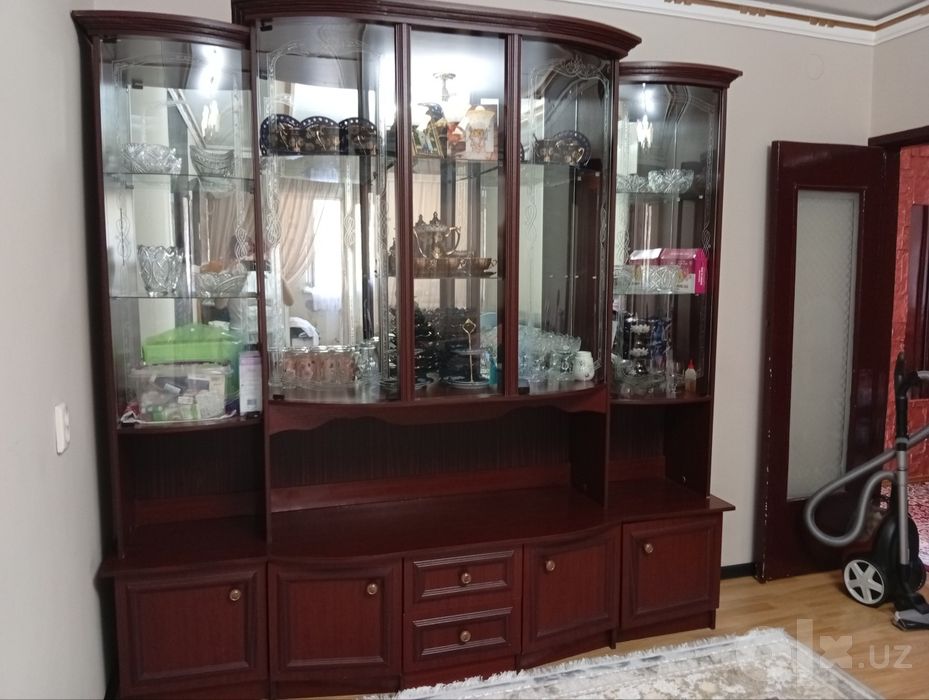 Сервант для сервиса