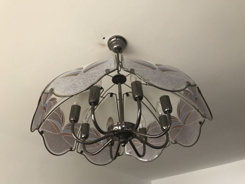 Vand lustra 8 becuri impecabila ca si noua