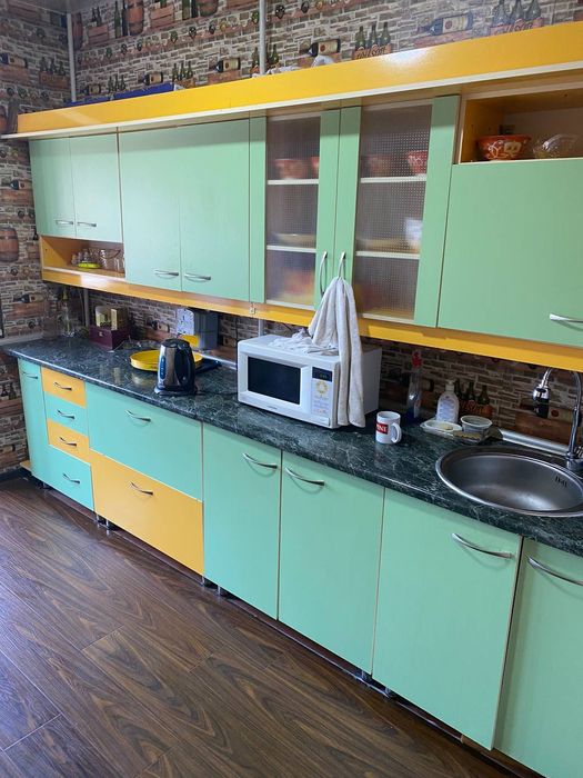 Яккасарай ул.Бобура 81д 2 комн