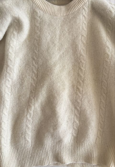 Бял вълнен пуловер- размер XS