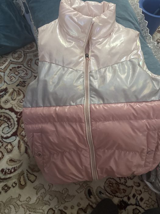 Жилетка для девочки классная.