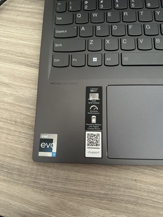 Lenovo Slim 7i 16IAH7