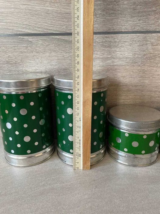 Набор банок жестяных