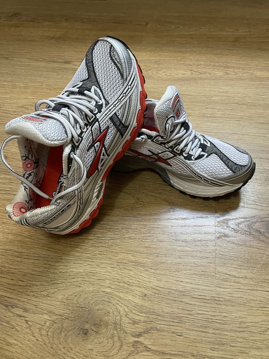 Brooks Trance 10