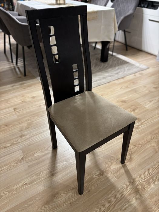 Трапезни столове