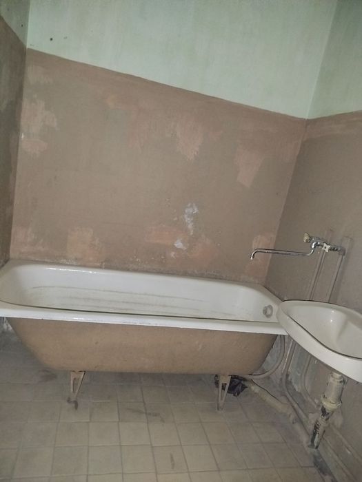 Срочно продаётся 4х ком квартира Бам