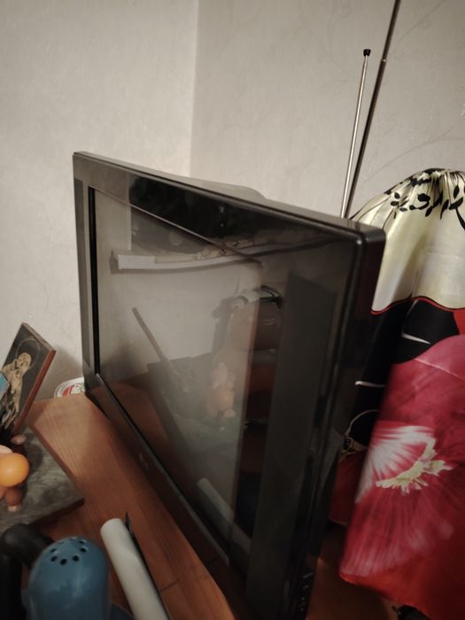 Продам телевизор LG