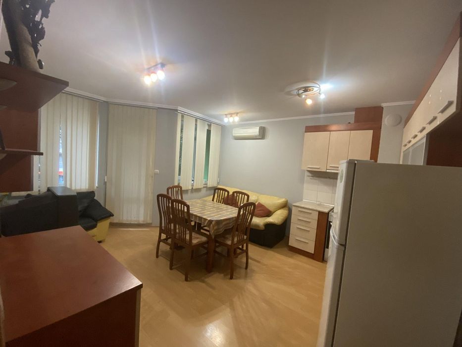 Дава се под наем Тристаен апартамент в Варна, Лятно кино Тракия - 80 кв.м за 450 € - Снимка #2