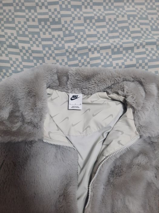 Дамско Палто на NIKE