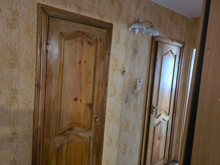 Продам пятикомнатную квартиру