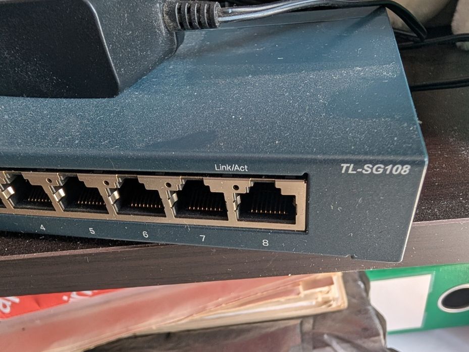 TP-Link суич switch TL-SG108